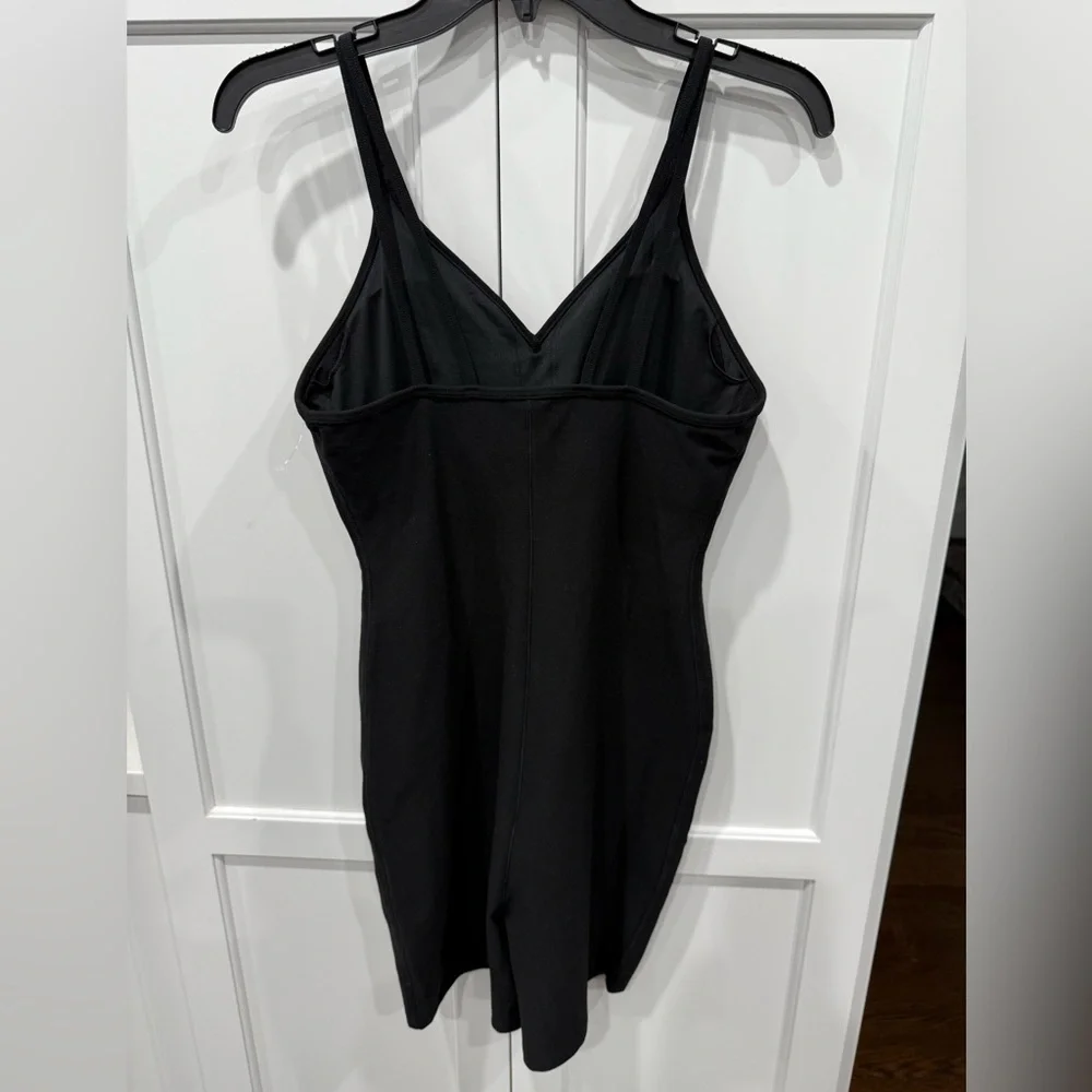 Alosoft NEW Suns Out Onesie$128 Size:  L ALO Yoga